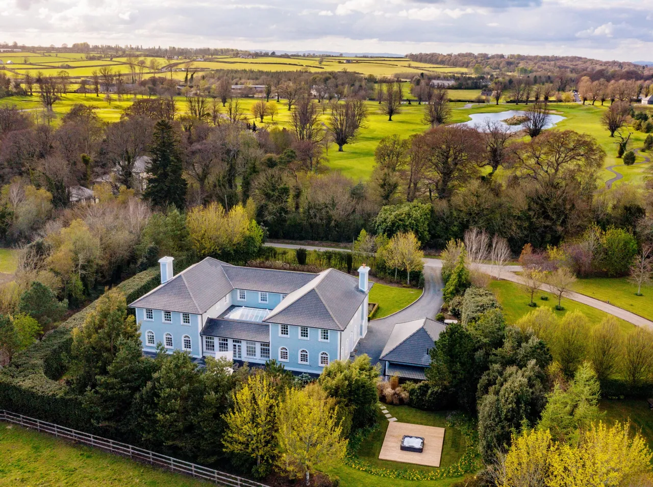 Rochtaine Kilkenny surrounded by the grounds of Mount Juliet Estate
