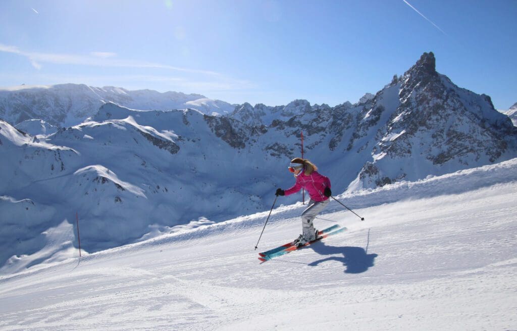 Skier enjoying early-booked winter 23/24 ski holiday with Rochtaine